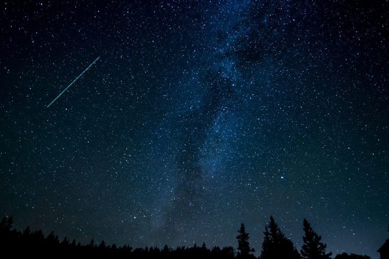 Mengamati Fenomena Langit Bulan Februari 2021
