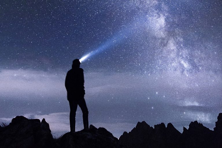 Mengamati Fenomena Langit Juni 2021, dari Gerhana Matahari Cincin hingga Rentetan Hujan Meteor