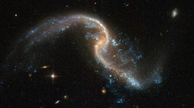 galaksi-arp-256