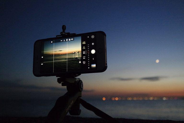 Cara Memotret Bentangan Galaksi Bimasakti dengan Smartphone