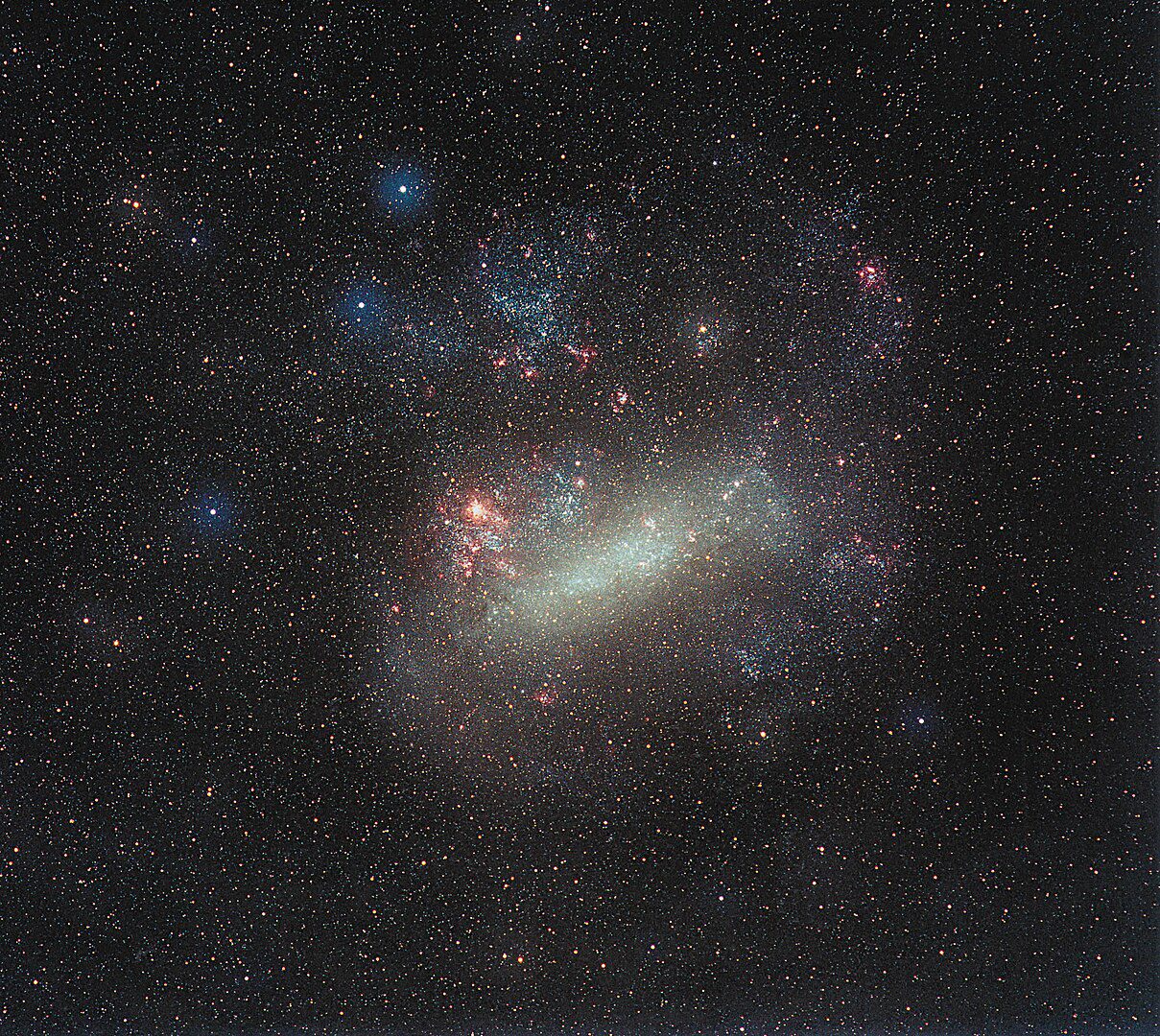 Galaksi Awan Maggelan Besar (LMC)
